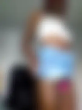 ห้องแชทสดของ oliviaprettypussy