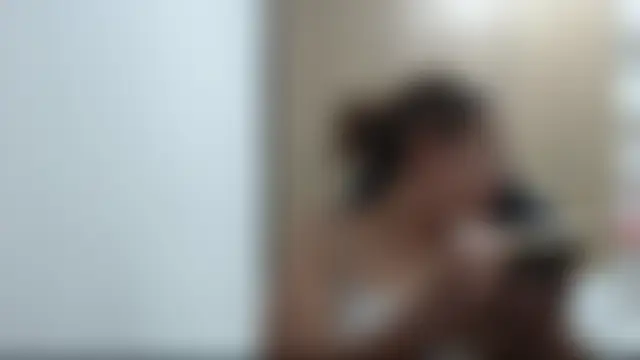 ห้องแชทสดของ RoxanaLove9