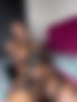 Sala de chat ao vivo de QUEEN_NOBUHLE_FEMDOM_777