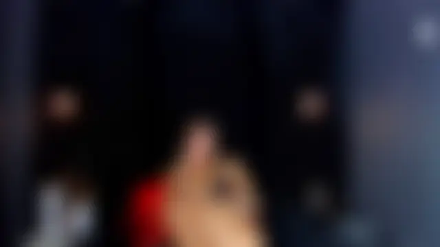 MiaWolton's Live Chat Room