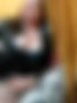 samitetas Adlı Modelin Canlı Sohbet Odası