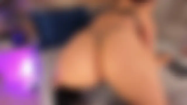 MiaKay1 élő XXX-chatje