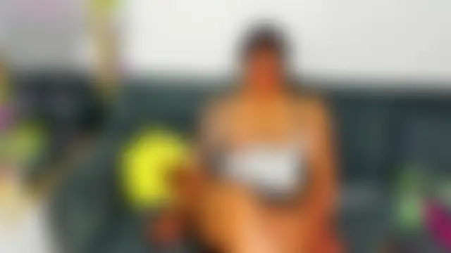 la_saris élő chatszobája