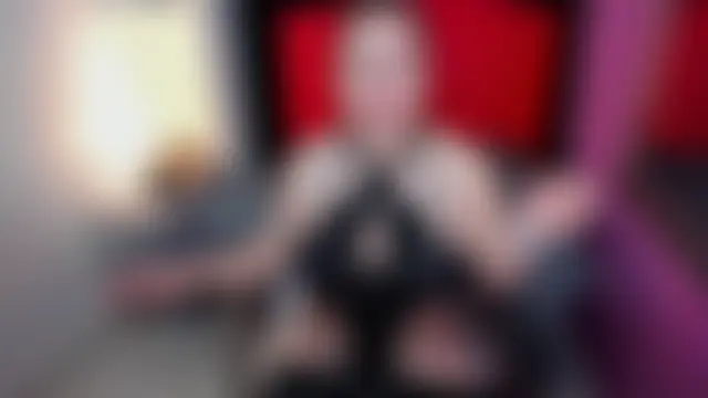 Chat XXX en directo de ScarletBigTitties