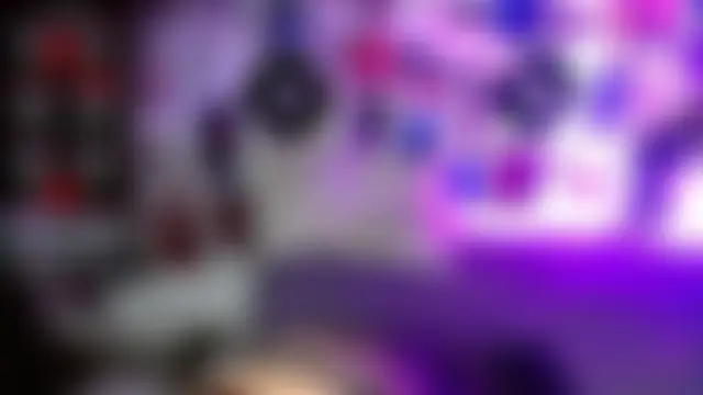 Roxy_f_w Live chatroom