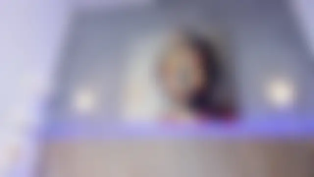 Kira_Voss Adlı Modelin Canlı Sohbet Odası