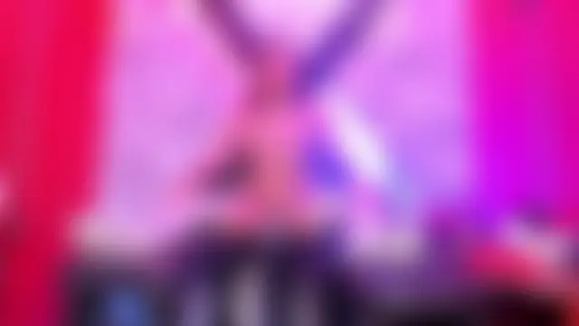 Charlotte_Bms7 Adlı Modelin Canlı Sohbet Odası