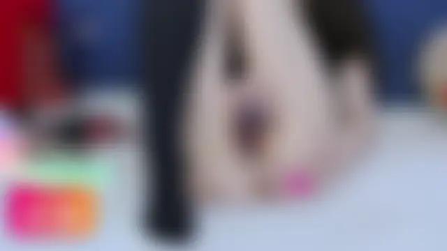 -Lorik- Adlı Modelin Canlı Sohbet Odası