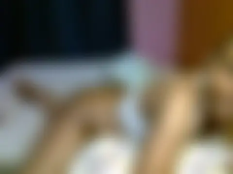 Queen_petite_ live XXX chat