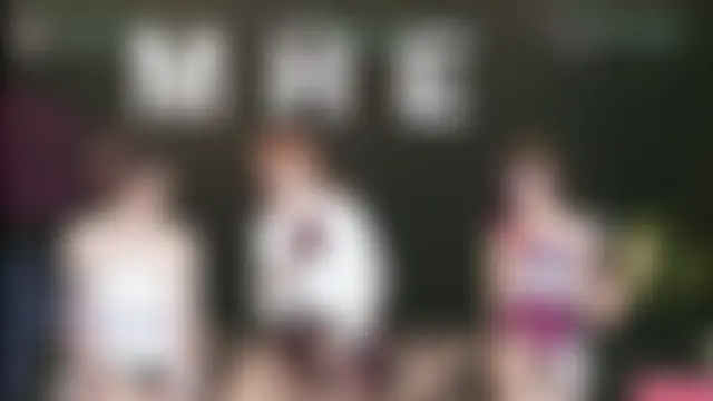 MHe-002: вебкам-шоу