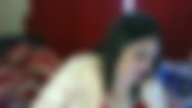 Pokazy przed kamerką – HousewifeMilf_Courtney