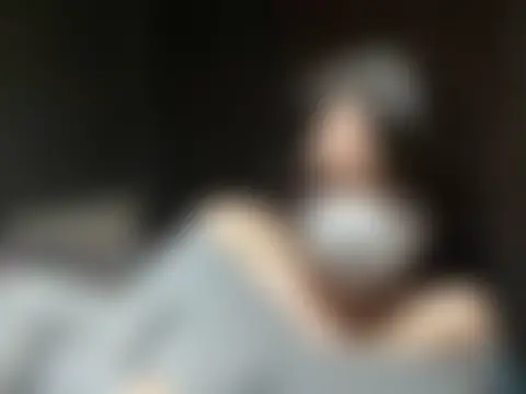 _LilyRoux_ Chat Room in diretta