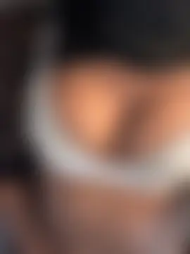 Pokój czatu na żywo – KiaraAmara