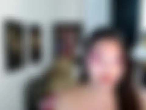 TSbrianaHugeCock 网络视讯表演