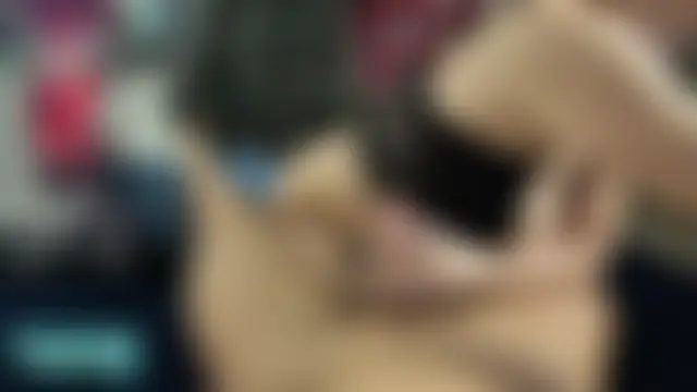 Felice_Favn: διαδικτυακό σόου στην κάμερα