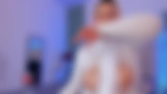 alely_ale Show in webcam