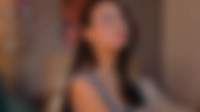 Lucia_Brown_ Ruang Obrolan Langsung