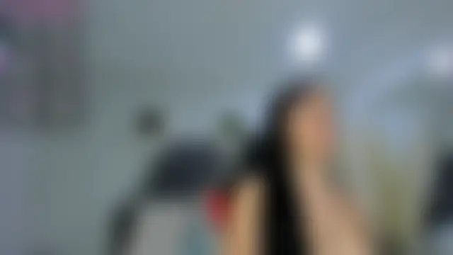 EmiliaRose_ লাইভ চ্যাট রুম