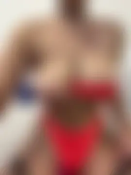 BettyBlondy: διαδικτυακό σόου στην κάμερα