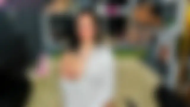 JuliyaMayss 现场聊天室