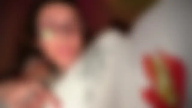 GennaJames লাইভ চ্যাট রুম