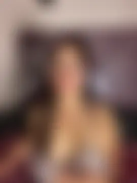 Adarha_Ramirez's Live Chat Room