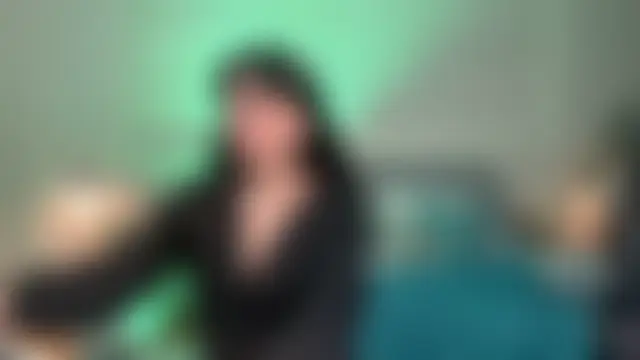 _SilkyShadow_ Adlı Modelin Canlı Sohbet Odası