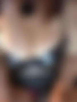 Sala de chat ao vivo de Paulette-squirt