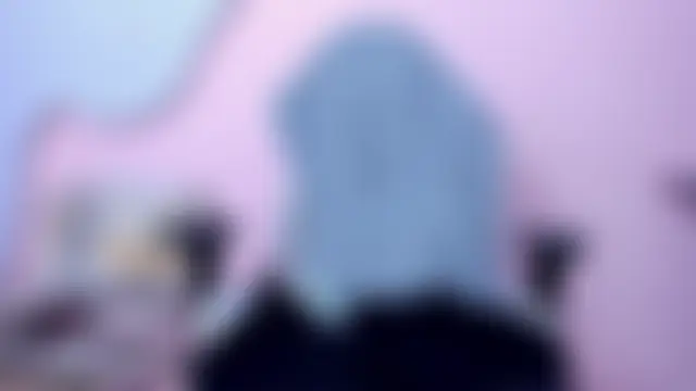 DanteLuxx: διαδικτυακό σόου στην κάμερα