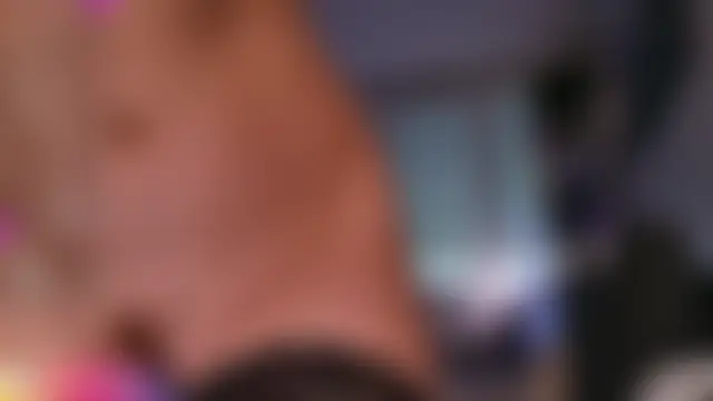 LeaLyenn: απευθείας σέξι σόου στην κάμερα