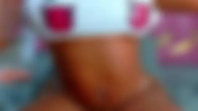 Онлайн чат XXX hornyhousekeeper_