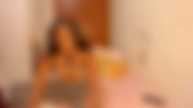 viioolleettaa Adlı Modelin Canlı Sohbet Odası