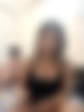 zoyarathore Show in webcam