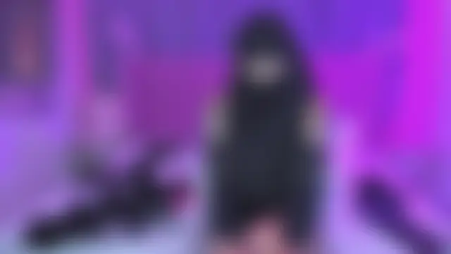 Nayla-Mouna: διαδικτυακό σόου στην κάμερα