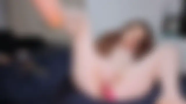 ENGLISHEMILY_69 Adlı Modelin Canlı XXX Sohbeti