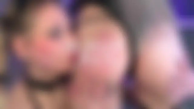 Wildneck: διαδικτυακό σόου στην κάμερα