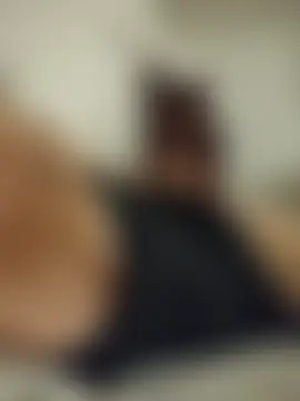 Pokazy przed kamerką – NakedMILFx