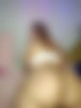 Foxylisaflores Adlı Modelin Canlı XXX Sohbeti