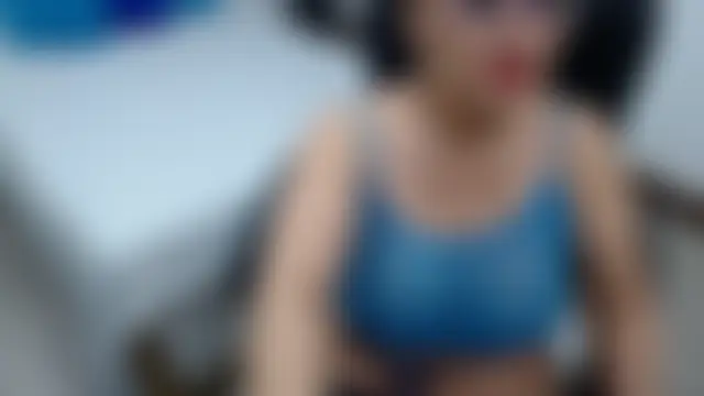 emiliaa_hot's Live Webcam Chat