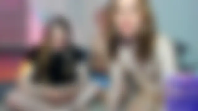 EmiliaRhodes: διαδικτυακό σόου στην κάμερα