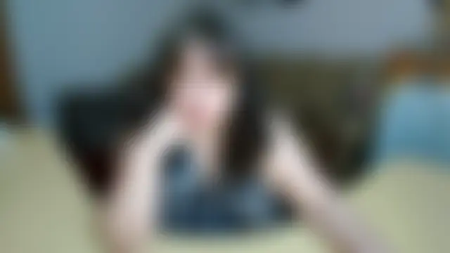 Lucretia_Goldi_ élő chatszobája