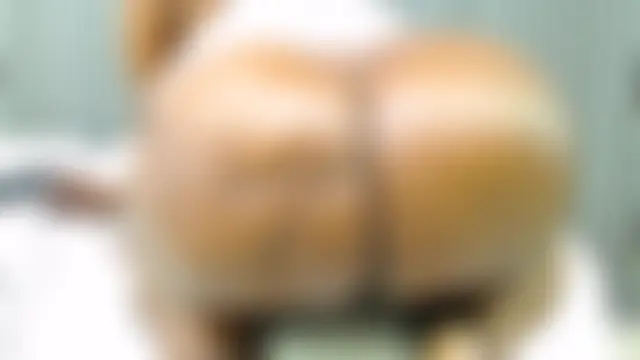 ROYALASS25 Show in webcam