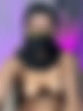 Pokazy przed kamerką – shaima__