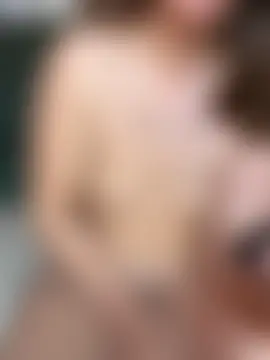 Autumn_Nighht: δια δικτυακό σόου στην κάμερα