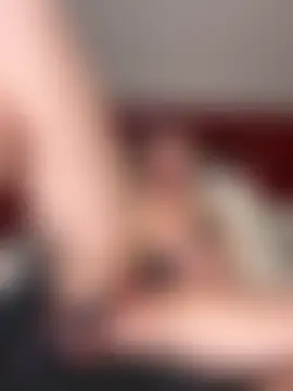 carlaaa: διαδικτυακό σόου στην κάμερα