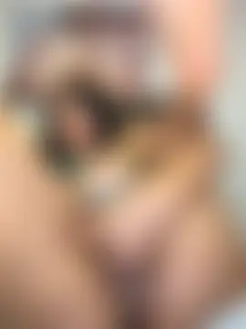 SQUIRTINGQUEEN11 실시간 채팅방