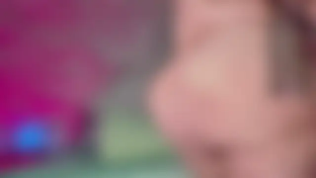 emmajohnss Adlı Modelin Canlı Sohbet Odası