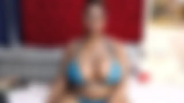 BootyliciousbustyX33 现场聊天室