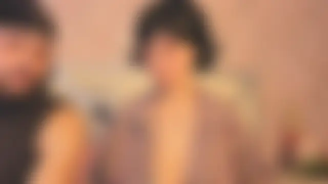 Benny_and_Mark élő chatszobája