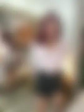 ห้องแชทสดของ MonicaMoret